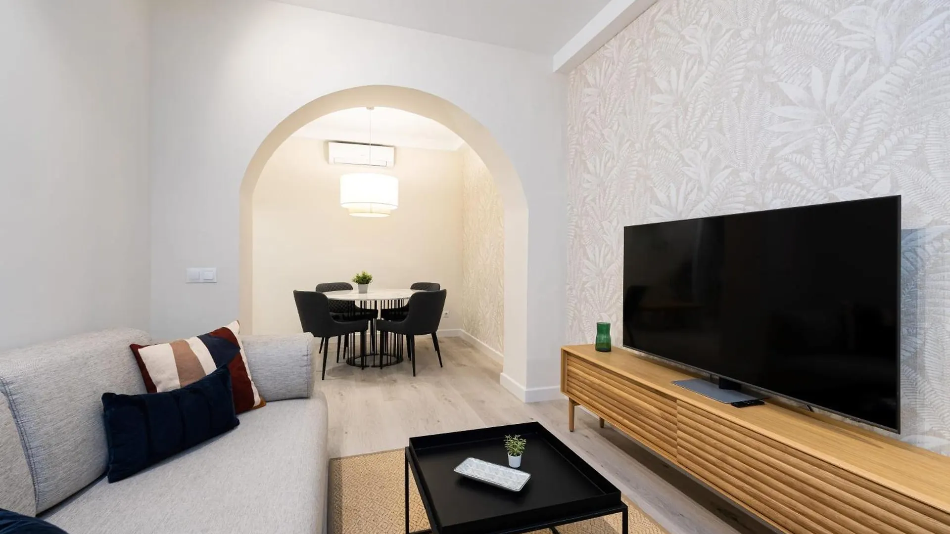 Cozy Apartment In The Heart Of Malaga 0*,