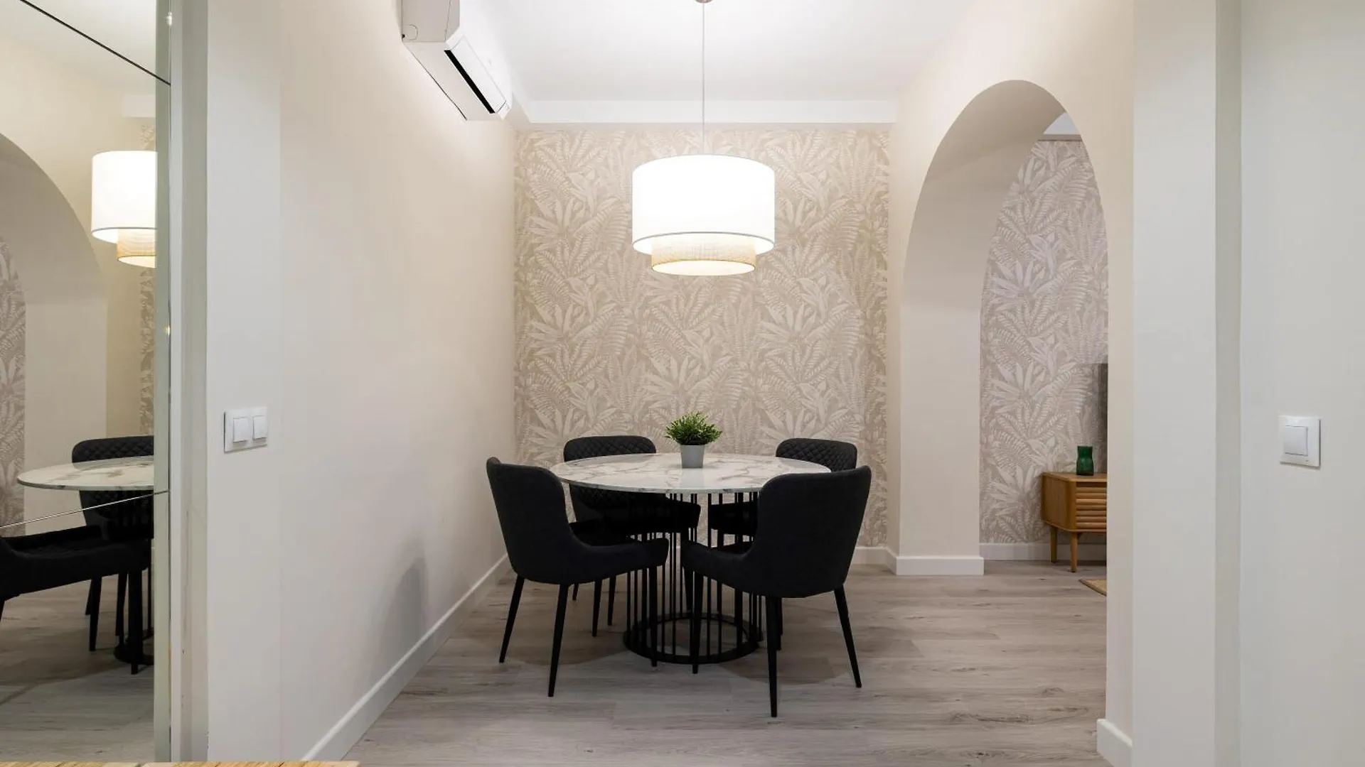 Cozy Apartment In The Heart Of Malaga